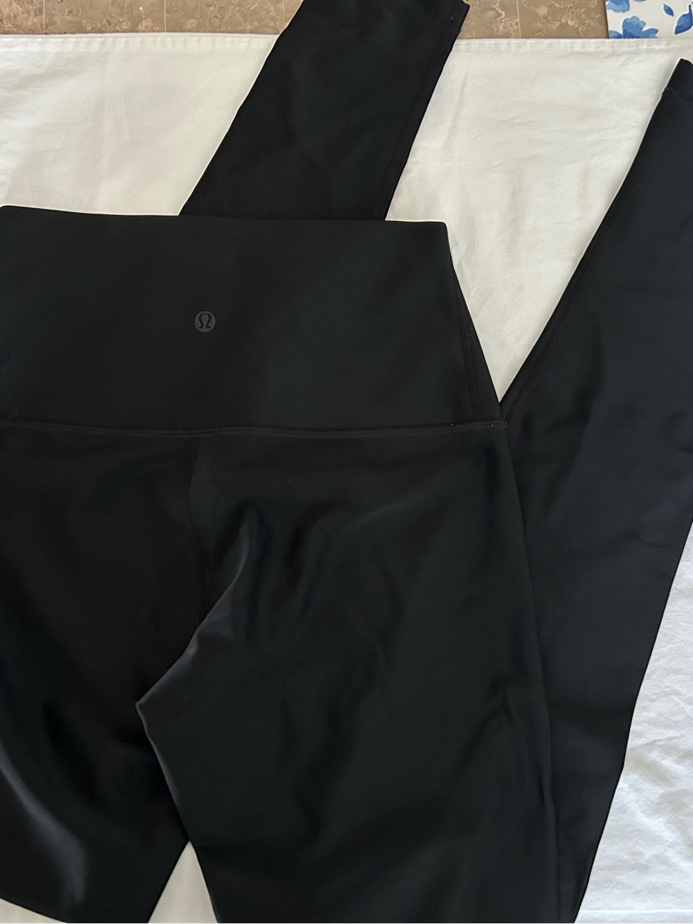 lululemon athletica 🍋 Align High-Rise Legging in Black - Picture 3 of 9